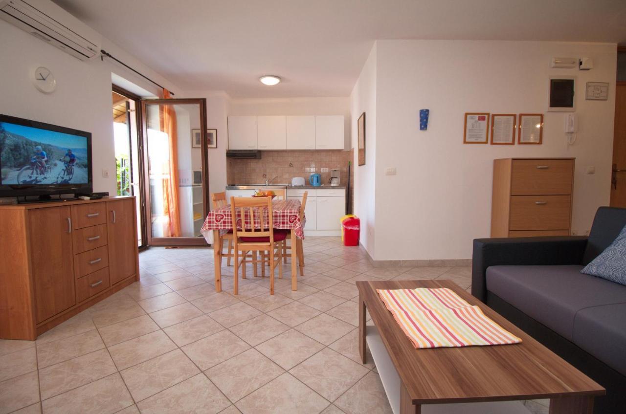 Apartments Lidija Ровинь Экстерьер фото